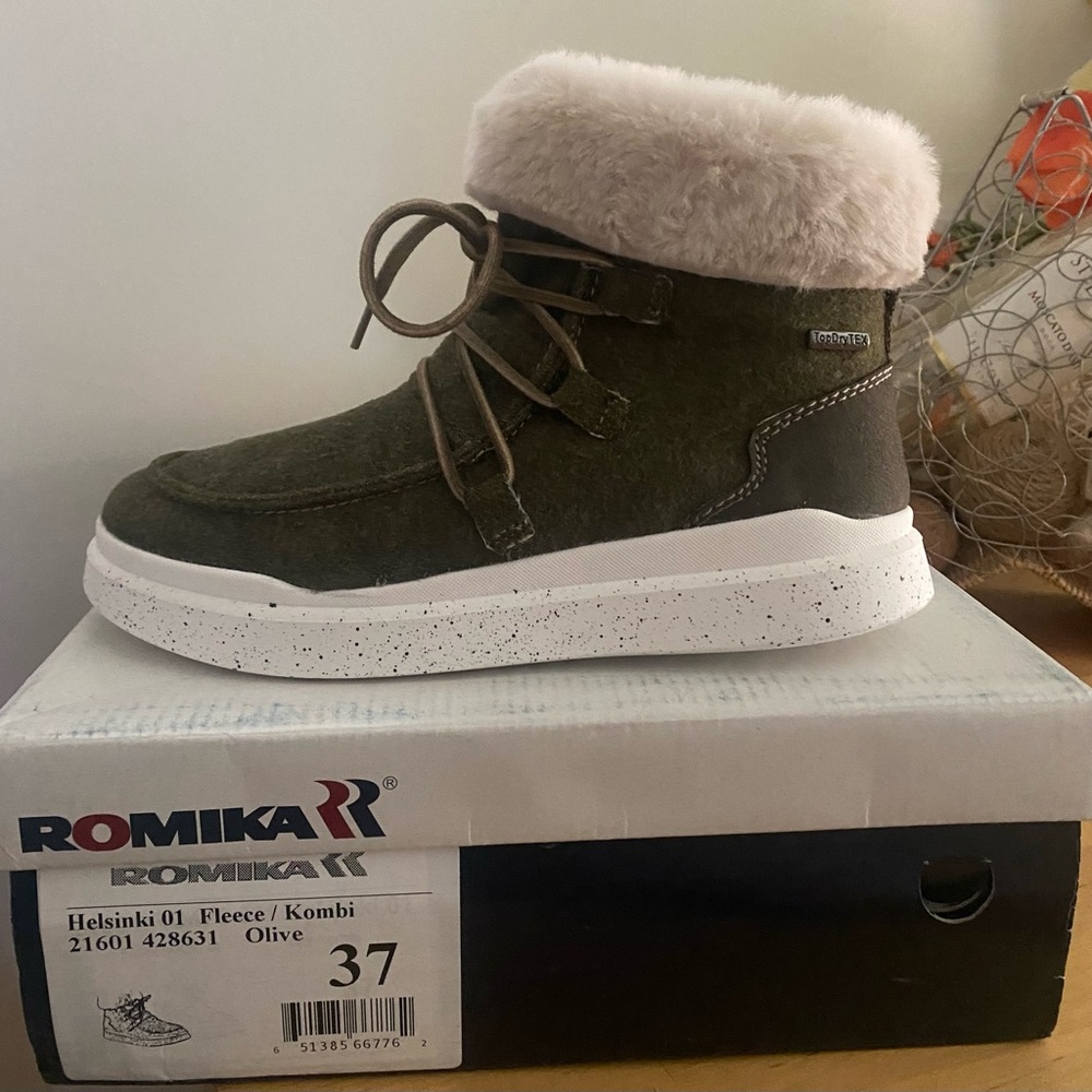 Romika Olive Green Boots with Cream Fleece